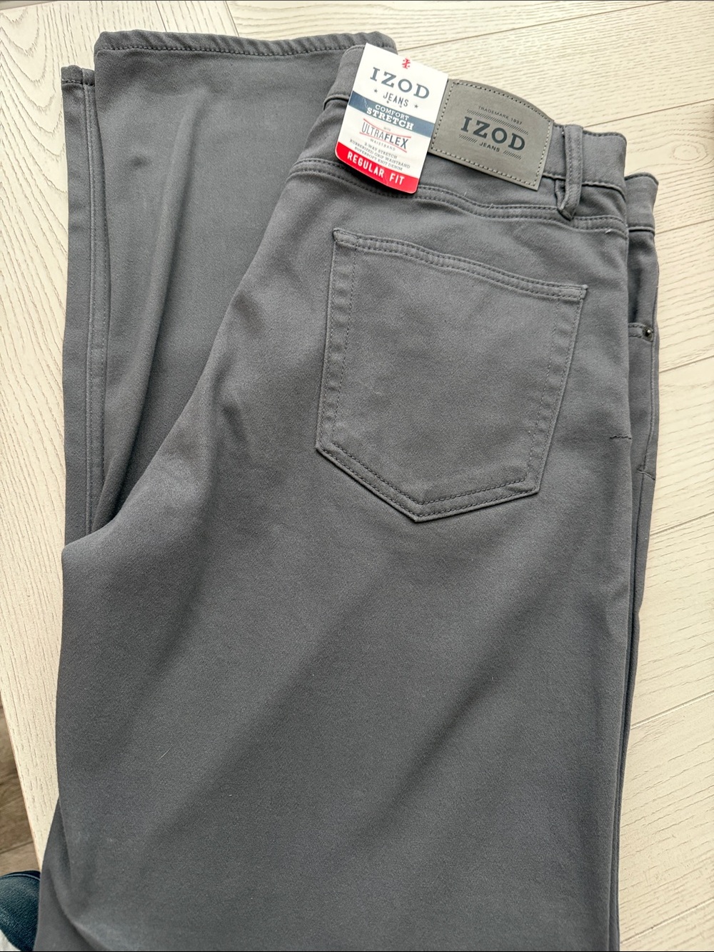 Izod Men's Relaxed Fit Charcoal Gray Jeans